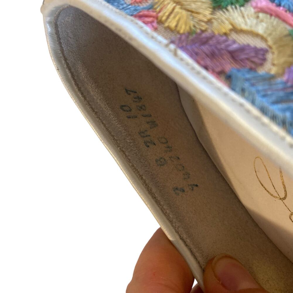 Vintage 70s Florsheim Pastel Feather Embroidered Pumps Sz 7 - Picture 8 of 16